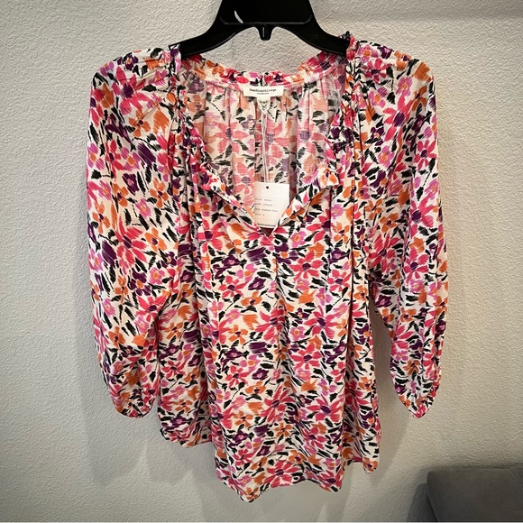 BEACHLUNCHLOUNGE Akira Floral Top - Picture 2 of 9